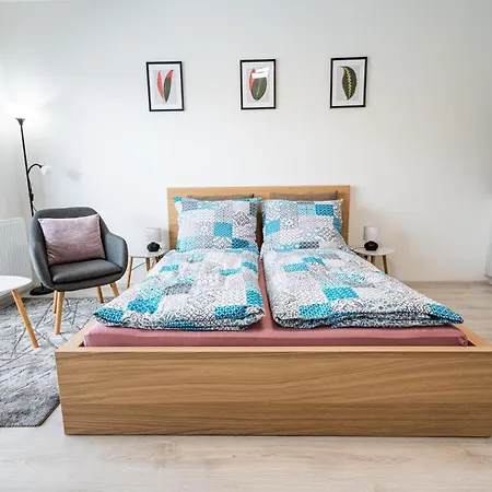 Edmund's 21 Apartment